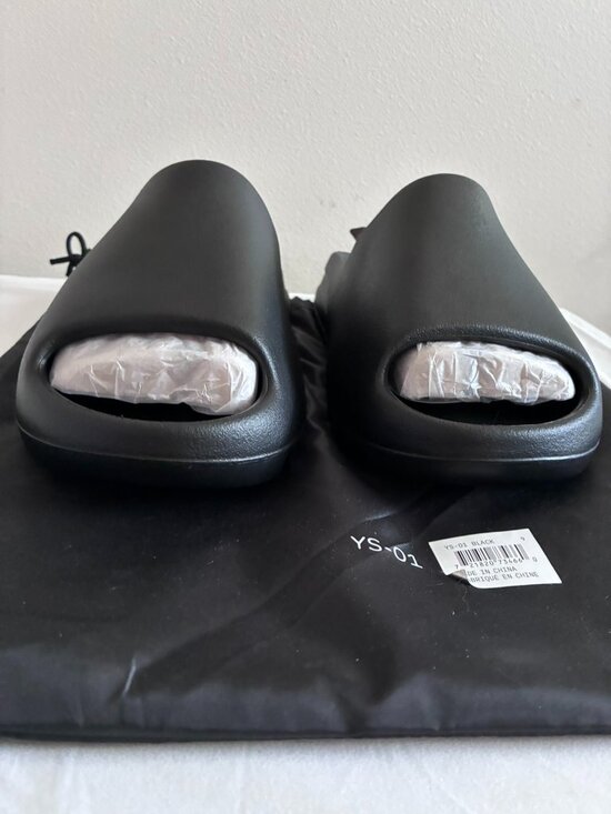 YEEZY YS-01 Black Slide Men\'s 9 New Never Worn Authentic main image 5